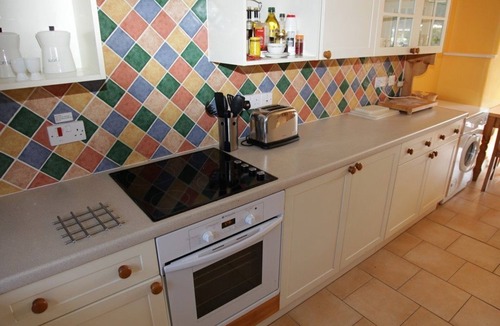 Dittisham House | Central River View Cottage, Perfect for Families
