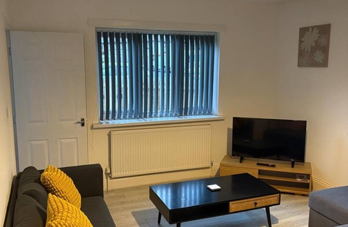 Skipton House | "Central Skipton Townhouse Sleeps 10 Walk to Everything Free Parking