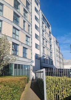 Whittington Apartment | Central spacious and secure with a double bed