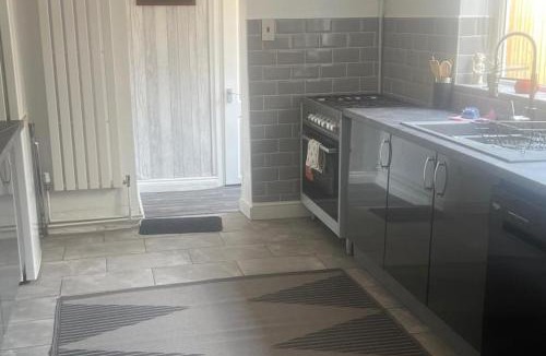 Sutton-on-Sea House | Central Sutton on Sea 4-Bed House Sleeps 8