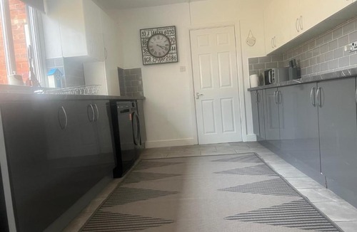 Sutton-on-Sea House | Central Sutton on Sea 4-Bed House Sleeps 8