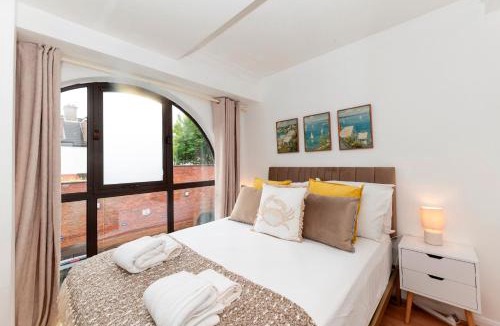 South Twickenham Apartment | Central Twickenham 1 Bed Flat Near River Station - Pass the Keys