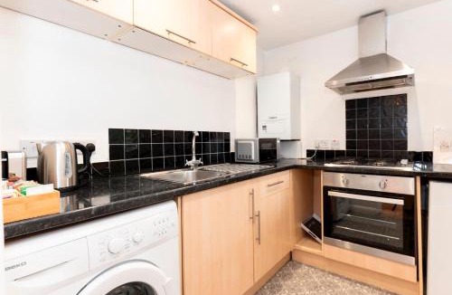 South Twickenham Apartment | Central Twickenham 1 Bed Flat Near River Station - Pass the Keys