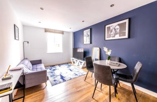 Abingdon Apartment | Centralised Abbey Yard Apartment by Prescott Apartments