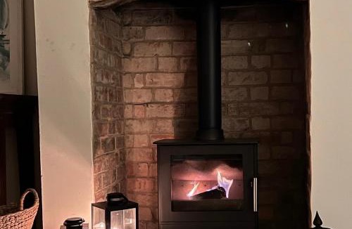 Old Somerby House | Charming 2-bed countryside retreat with fireplace and walks