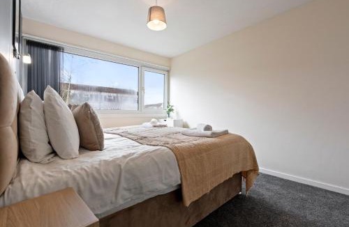 Little Hay House | Charming 3 Bedroom House in Birmingham sleeps 7