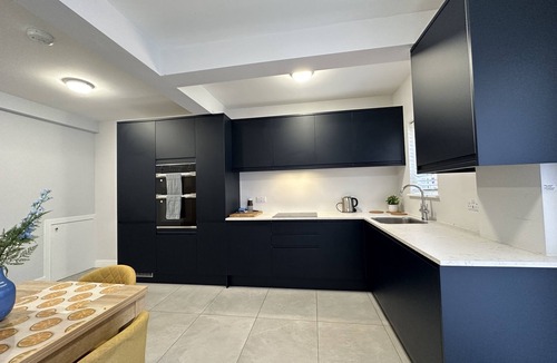 Edgware House | Charming 4 Bed House, 20 Minutes to Central London