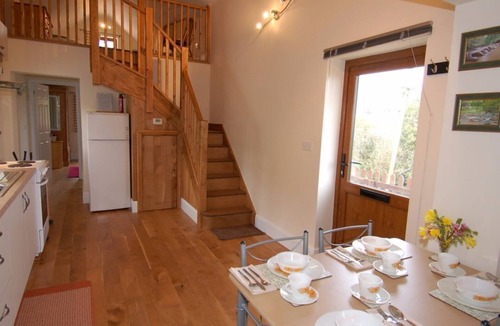 Holcombe Burnell Cottage | Charming Ash Cottage in Exeter