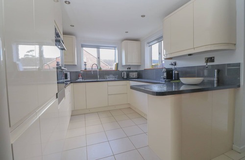 Happisburgh House | Charming beachside home with the most fantastic views