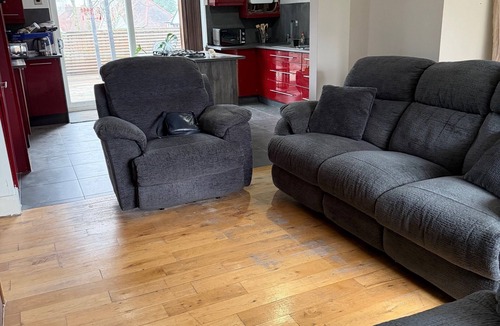 Acocks Green Apartment | Charming Birmingham 3 Bedroom Apartment