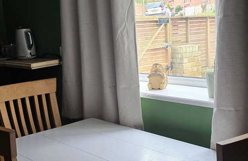 Nantgarw Apartment | Charming Cardiff Studio