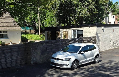 Nantgarw Apartment | Charming Cardiff Studio