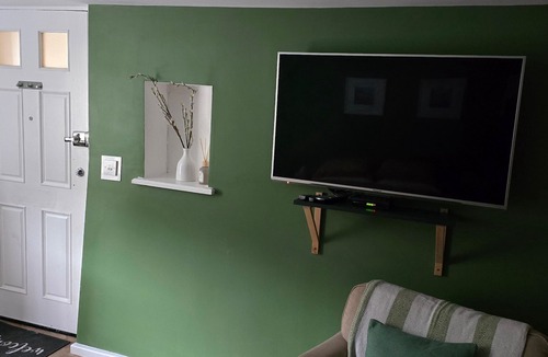 Nantgarw Apartment | Charming Cardiff Studio