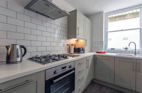 Bath Apartment | Charming Central Apartment with Garden Oasis