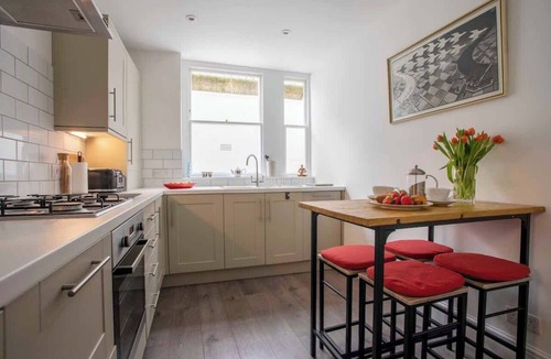 Bath Apartment | Charming Central Apartment with Garden Oasis