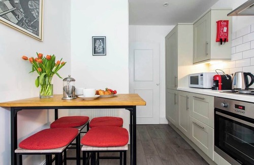 Bath Apartment | Charming Central Apartment with Garden Oasis