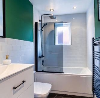 Beverley Apartment | Charming & Central House with Garden and Free Parking