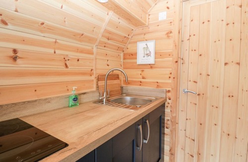 Lockerbie Cabin | Charming Cleugh Lodge Retreat