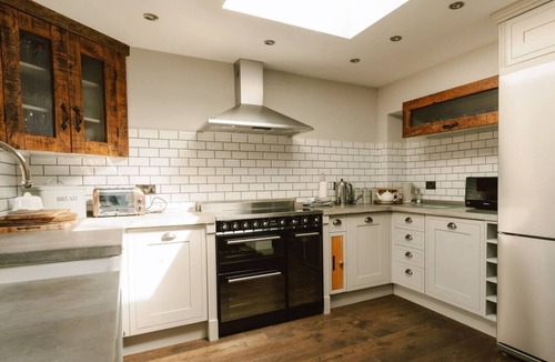 Moreton-in-Marsh House | Charming Cotswold Cottage with Garden Annexe