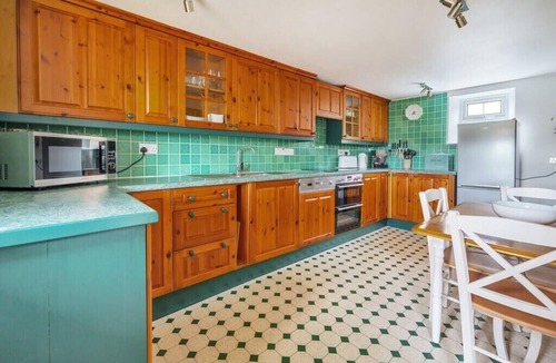Penrith House | Charming Lake District cottage with beautiful views, parking & EV charger.