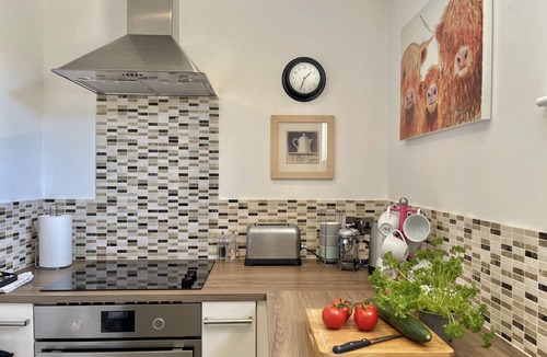 Deal Apartment | Charming, light, and bright lower ground floor apartment in Walmer