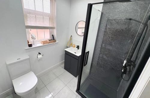 Lisburn Apartment | Charming Lisburn Flat with private parking