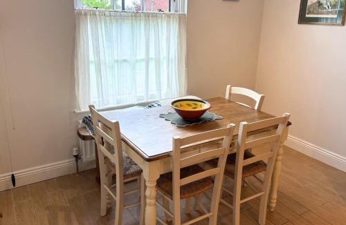 Lisburn Apartment | Charming Lisburn Flat with private parking