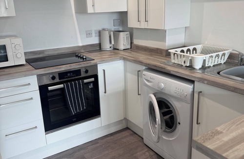Anlaby Apartment | Charming modern one bedroom apartment complex