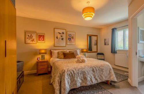 Hinstock House | Charming Modern Retreat with Private Garden - Pass the Keys