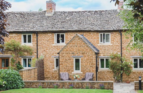 Upper Oddington Cottage | Charming, peaceful, dog friendly Cotswold cottage