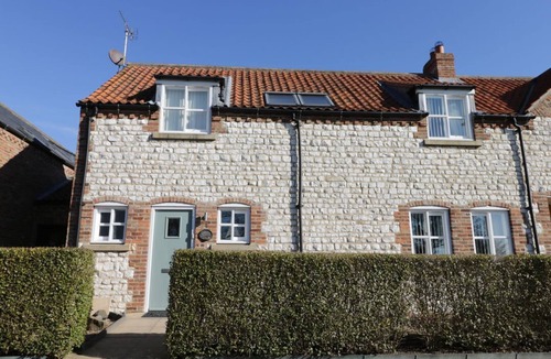 Flamborough House | Charming Pebble Cottage Retreat
