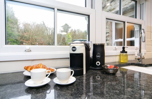 Blaenau Ffestiniog Cottage | Charming Riverside Cottage in Snowdonia National Park