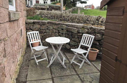 Cauldon Low House | Charming Rustic Barn Conversion Alton Towers Peaks