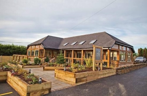 Cauldon Low House | Charming Rustic Barn Conversion Alton Towers Peaks