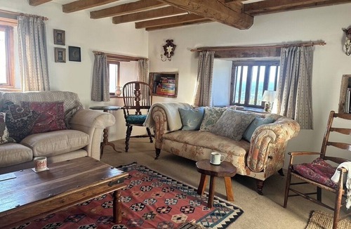 Westbrook Court Cottage | Charming Rustic Cottage