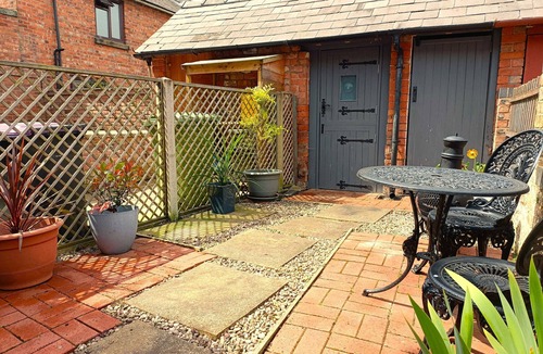 Whitchurch House | Charming Terraced Home in Whitchurch