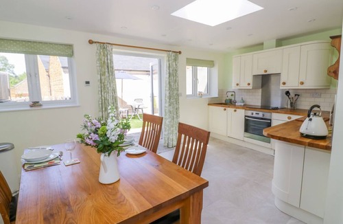 Sibford Gower Cottage | Charming Treacle Cottage Retreat