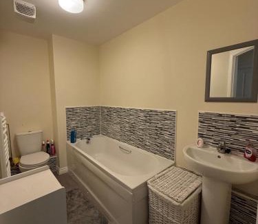 Bradford Apartment | Check inn 247