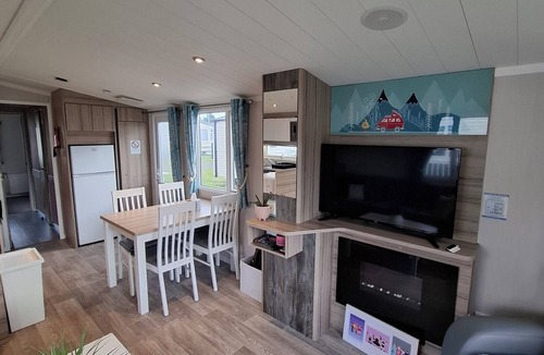 Prestonpans House | Check out this super cosy 2-bedroom caravan at Seton Sands in Edinburgh