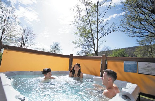 Cheddar Ski Chalet | Cheddar Lodge Premier