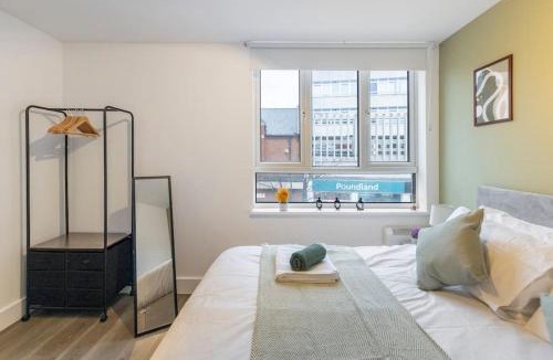 Great Baddow Apartment | Chelmsford Centre View Sleep 4 Next Chelmer canal