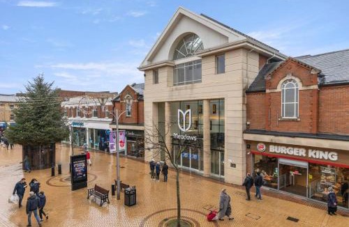 Great Baddow Apartment | Chelmsford Centre View Sleep 4 Next Chelmer canal