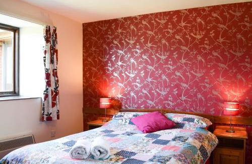 Newport House | Cherry - 28556