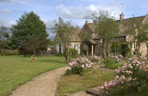 Bradford-on-Avon Bed & Breakfast | Cherry Orchard Farm