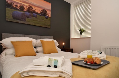 Macclesfield Apartment | Chester Suite - Chester Road Apartments by Premier Serviced Accommodation