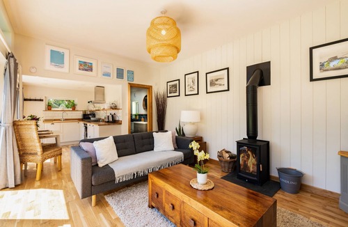 Helston Cottage | Chi Lowarth