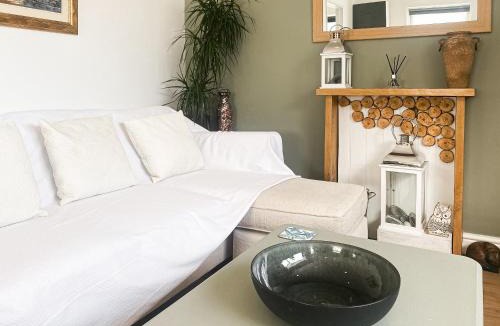 Camborne House | Chi Lowen