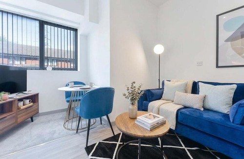 Brierley Hill Apartment | Chic 1-Bed Dudley Pad with Free Parking