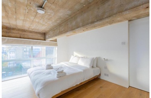 Victoria Apartment | Chic 1BD Warehouse Conversion Hackney