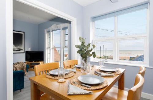 Felpham Apartment | Chic 2-Bed Seafront Haven Near Felpham Beach
